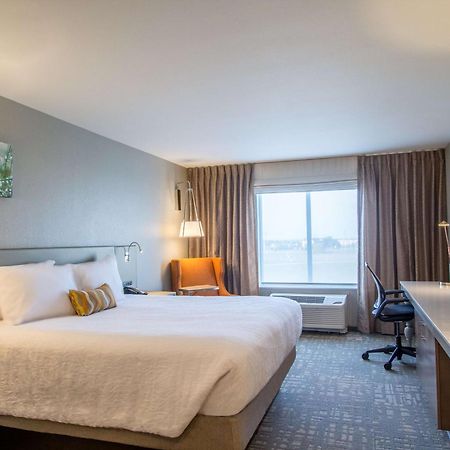 Hilton Garden Inn Salina Bagian luar foto